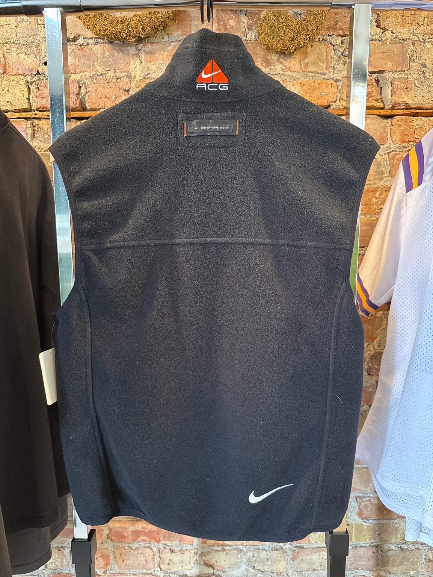 NIKE ACG VEST