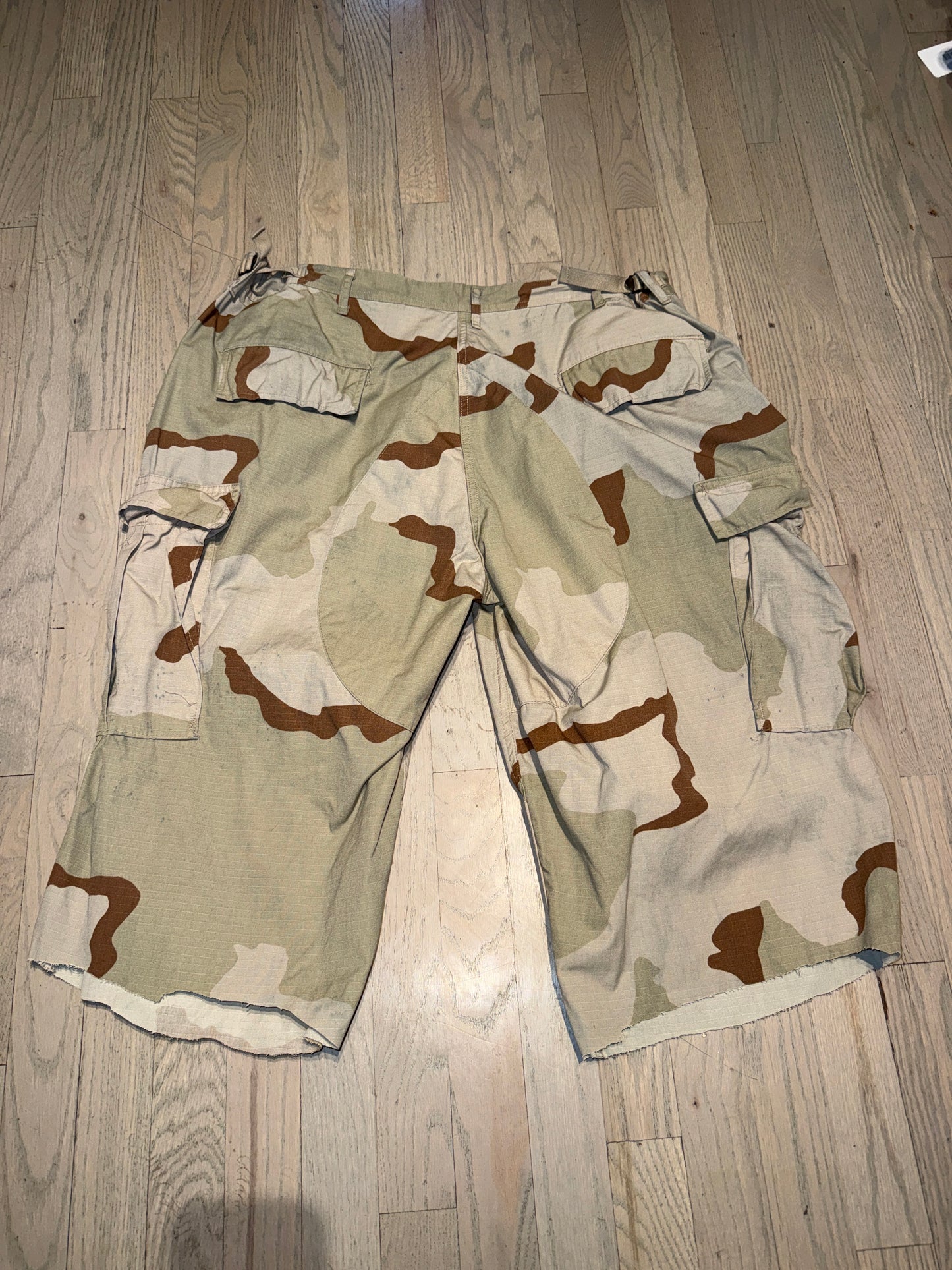 Dust Long Camo Jorts