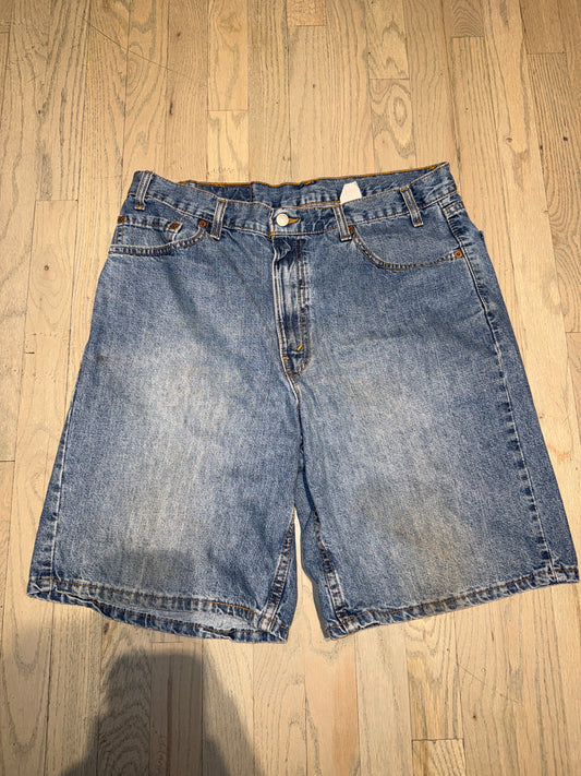 Levi’s 36 Jorts